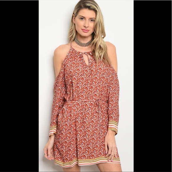 Floral Open Shoulder Dress - Picture 2 of 9